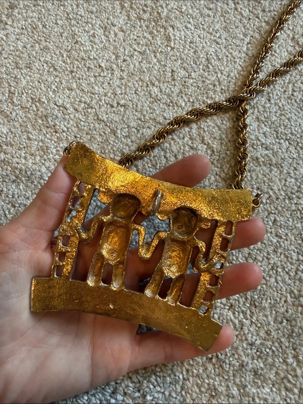 Costume jewelry Two-Figure Tribal Necklace Accent